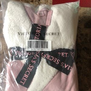 VS Sherpa hooded full length Robe.